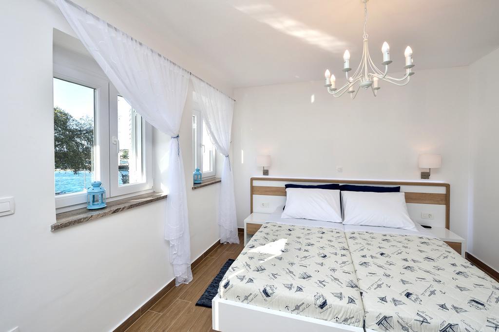 Lavender Apt. W. Balcony In Old Town Zadar Exterior photo