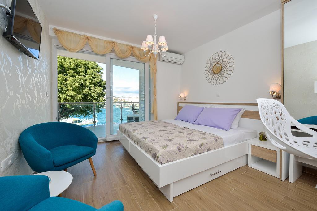 Lavender Apt. W. Balcony In Old Town Zadar Exterior photo